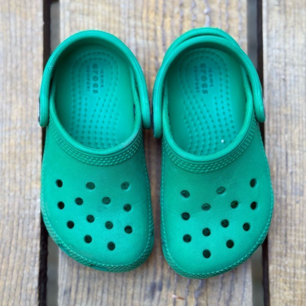 Crocs Green Kids C7 slip on